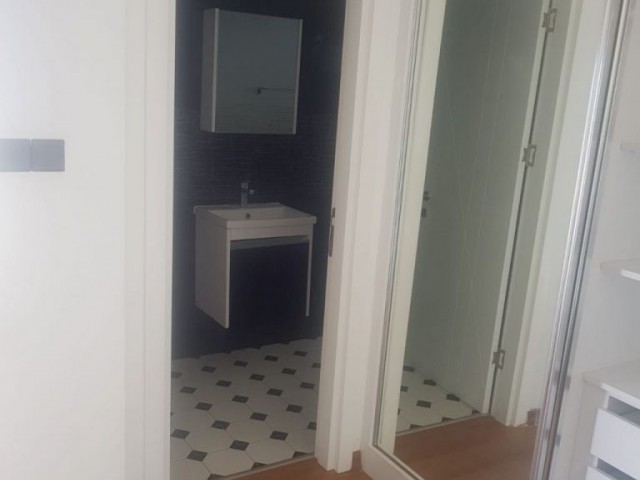 GİRNE MERKEZ DE MUHTEŞEM DENİZ MANZARALI KİRALIK LÜX 3+1 PENTHOUSE