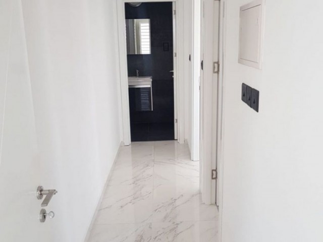 GİRNE MERKEZ DE MUHTEŞEM DENİZ MANZARALI KİRALIK LÜX 3+1 PENTHOUSE