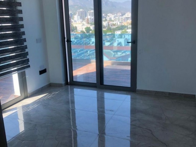 GİRNE NİN KALBİ MERKEZİN DE KİRALIK 2+1 ULTRA LÜX PENTHOUSE