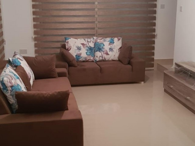 Girne merkeze  yakın 3+1 full eşyalı havuzlu villa