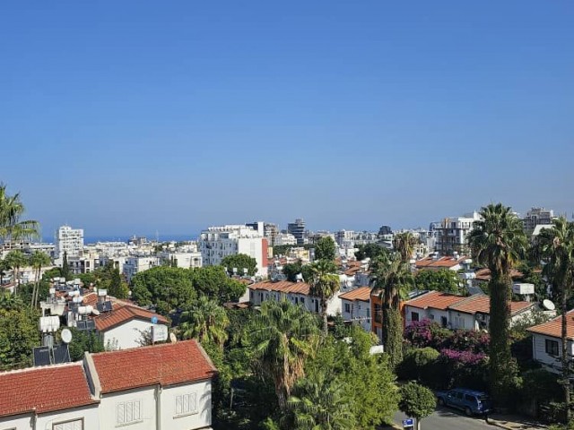 1+1 WOHNUNG MIT MEERBLICK IN GIRNE ZEYTINLIK!