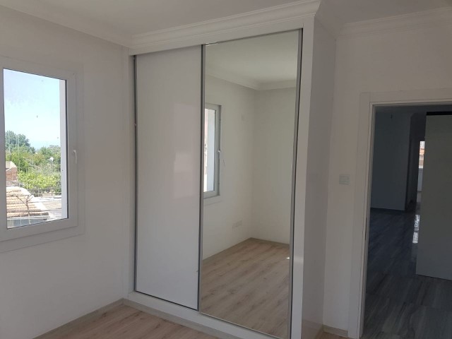 2+1 Wohnung in Alsancak zu verkaufen ** 