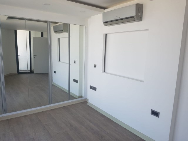 Luxus 3 + 1 Doublex Penthouse zur Miete im Zentrum von Kyrenia!!! ** 