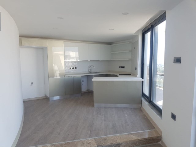 Luxus 3 + 1 Doublex Penthouse zur Miete im Zentrum von Kyrenia!!! ** 