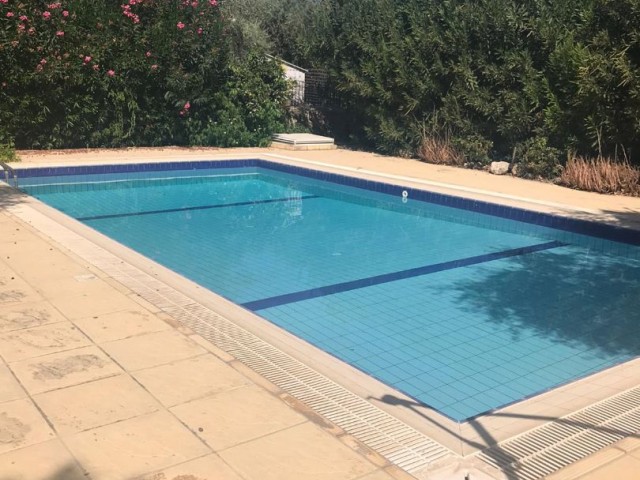 3+1 Villa mit Garten und Pool zur Miete in Kyrenia Ozanköy ** 