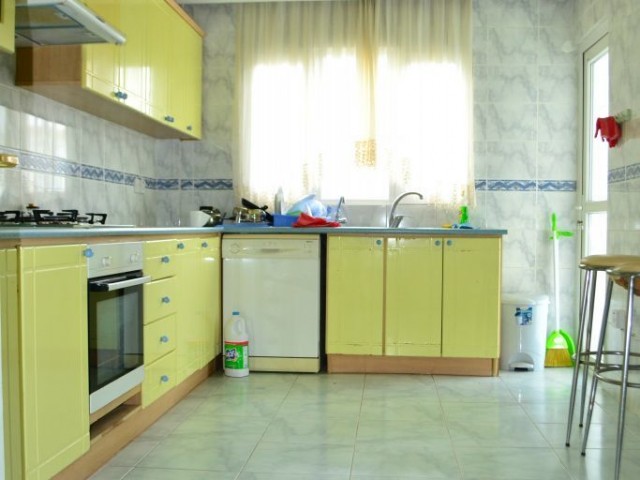 Flat To Rent in Girne Merkez, Kyrenia