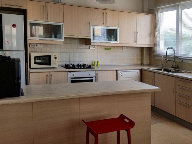 Girne Alsancak ( KAVANLAR siti) 3+1 daire tersaslı