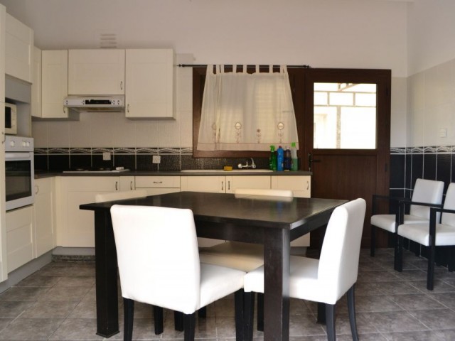 Detached House To Rent in Karaoğlanoğlu, Kyrenia