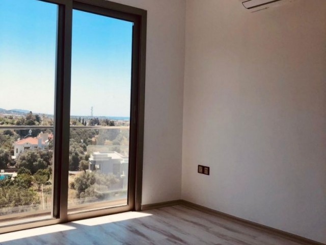 Girne merkez SATILIK YENİ LÜKS DUBLEKS 3+1 PENTHOUSE. MASRAFSIZ. KDV yok (NUSMAR bölgesi)