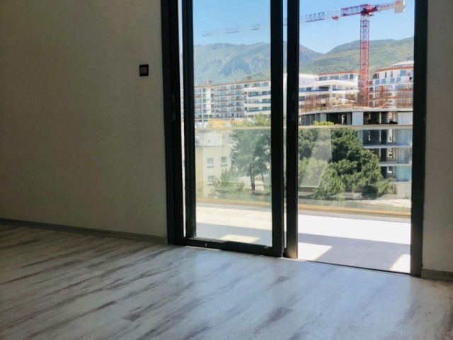 Girne merkez SATILIK YENİ LÜKS DUBLEKS 3+1 PENTHOUSE. MASRAFSIZ. KDV yok (NUSMAR bölgesi)