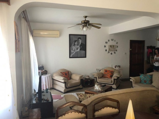 Flat For Sale in Aşağı Girne, Kyrenia