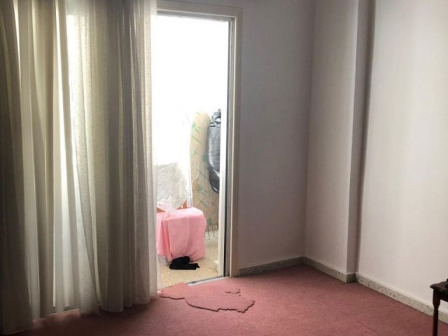 Flat For Sale in Aşağı Girne, Kyrenia