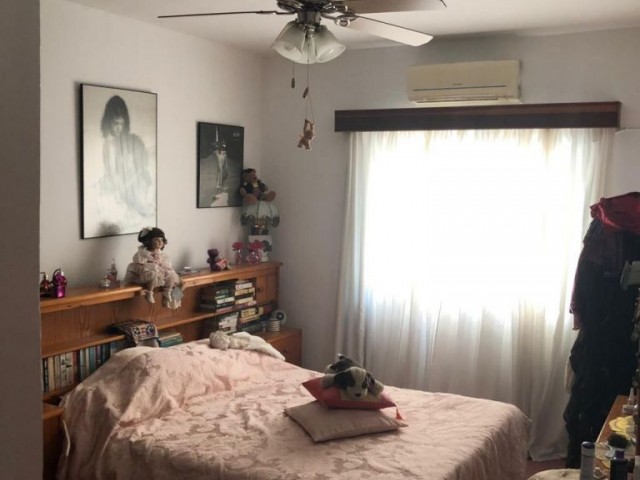 Flat For Sale in Aşağı Girne, Kyrenia