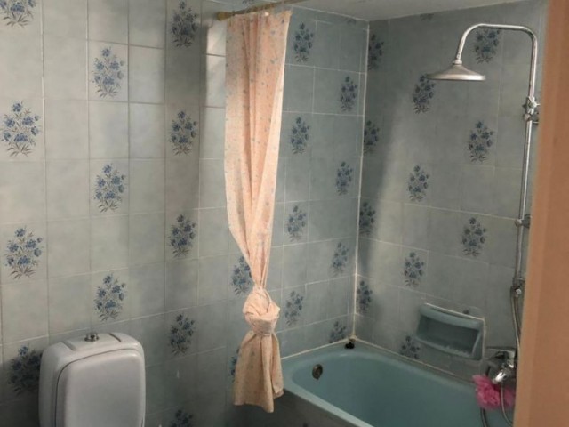 Flat For Sale in Aşağı Girne, Kyrenia