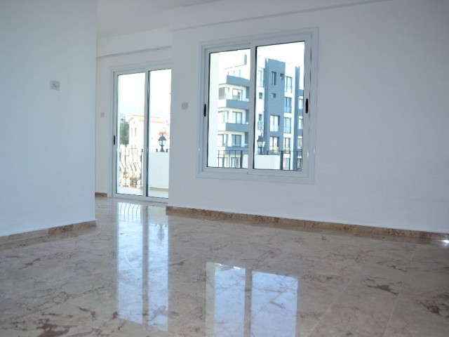 Girne merkezde (Şokmar/ Nusmar) KIRALIK 3+1 penthouse