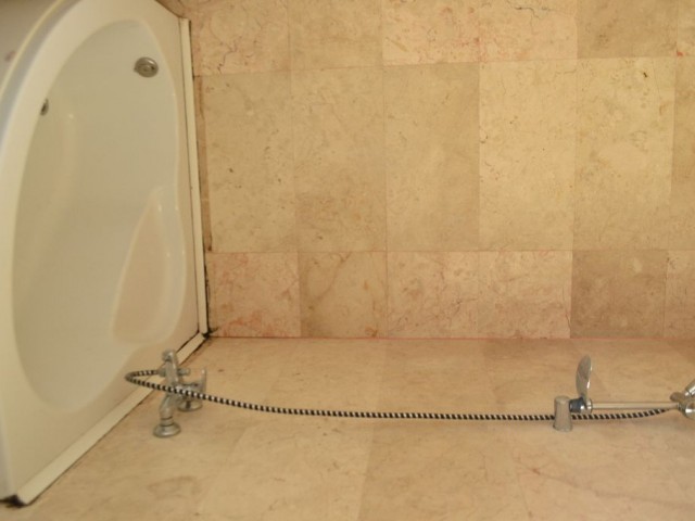 Girne merkezde (Şokmar/ Nusmar) KIRALIK 3+1 penthouse