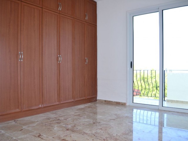 Girne merkezde (Şokmar/ Nusmar) KIRALIK 3+1 penthouse