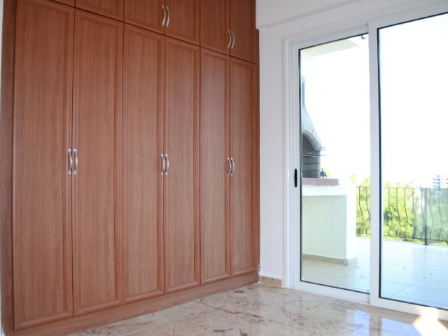 Girne merkezde (Şokmar/ Nusmar) KIRALIK 3+1 penthouse