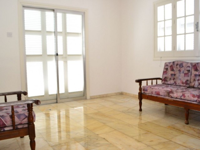 Detached House To Rent in Karaoğlanoğlu, Kyrenia