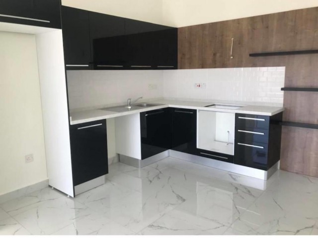 TITLE READY/READY TO MOVE IN/İN THE CİTY CENTRE OF FAMGUSTA BEHIND THE CITY MALL SHOPPING CENTRE FORSALE 2+1  LUXURY FLATS FROM THE OWNER(TEL NO:0548 8760007)