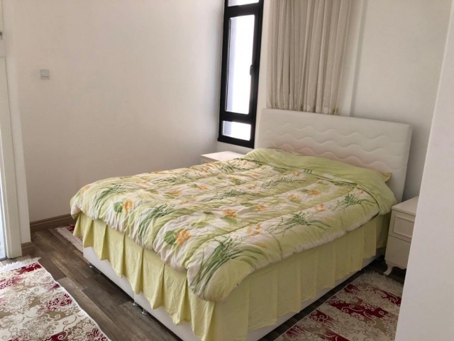 تخت برای فروش in Aşağı Girne, گیرنه