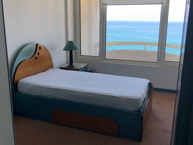 GIRNE MERKEZDE MUHTESEM MANZARALI 3+1 KIRALIK PENTHOUSE