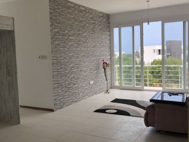 Flat To Rent in Karaoğlanoğlu, Kyrenia