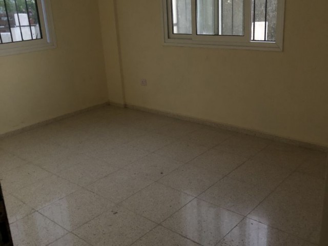 Flat To Rent in Zeytinlik, Kyrenia