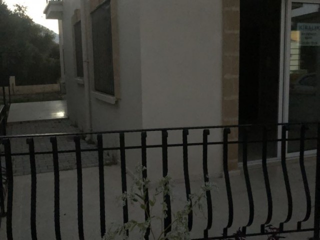 Flat To Rent in Zeytinlik, Kyrenia