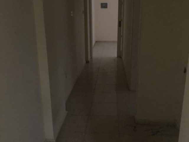 Flat To Rent in Zeytinlik, Kyrenia