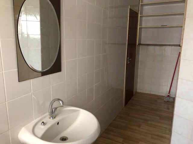 2+1 Flat Kyrenia City Center for sale from owner