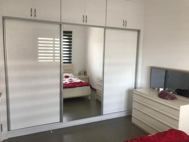 Flat To Rent in Zeytinlik, Kyrenia