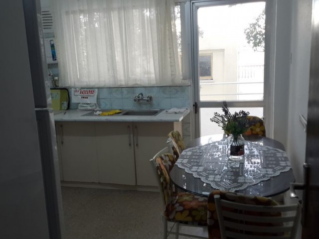 GİRNE AKPINAR PASTANESİ ÜSTÜNDE 160m2 3+1 DAİRE!!!