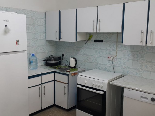 GİRNE AKPINAR PASTANESİ ÜSTÜNDE 160m2 3+1 DAİRE!!!