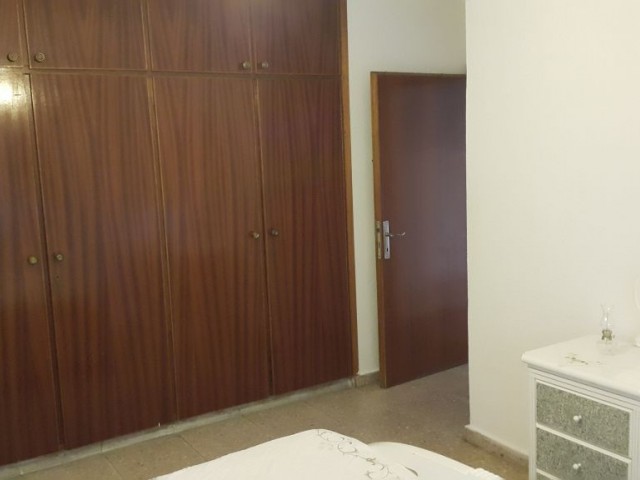 GİRNE AKPINAR PASTANESİ ÜSTÜNDE 160m2 3+1 DAİRE!!!