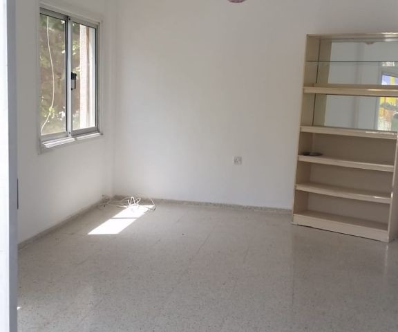 Flat To Rent in Zeytinlik, Kyrenia