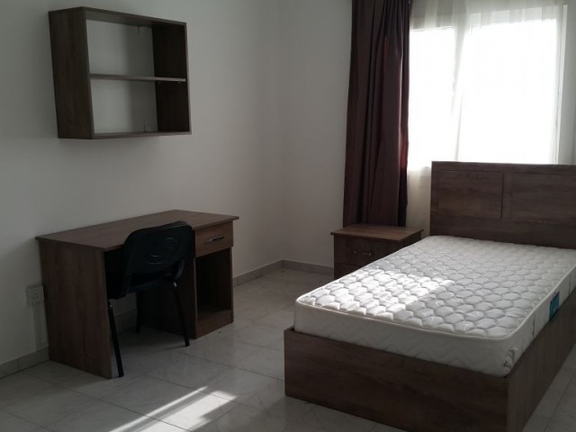 LEFKOŞA DEREBOYUNDA ÇOK GENİŞ, OFİS OLMAYA DA MÜSAİT 3+1 DAİRE!