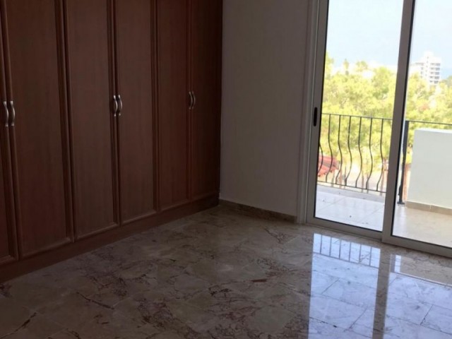 GİRNE ŞOKMAR BÖLGESİNDE 3+1 EŞYASIZ PENTHOUSE!!!