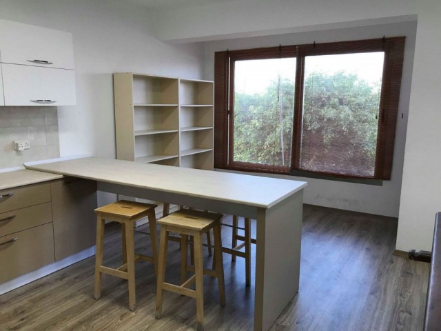 Flat To Rent in Alsancak, Kyrenia