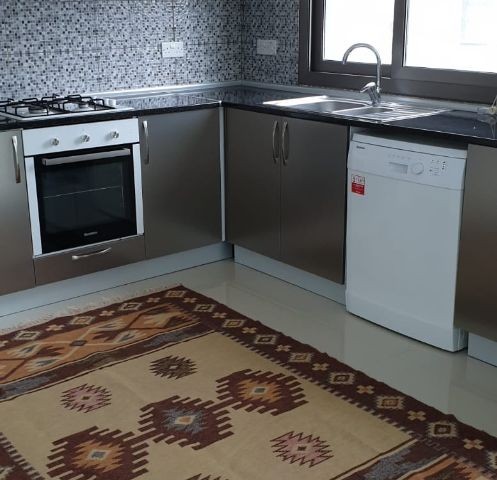 Flat To Rent in Türk Mahallesi, Kyrenia