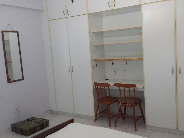 GİRNE ŞOKMAR MARKET KARŞISINDA 3+1 220m2 FULL EŞYALI  DAİRE!!!