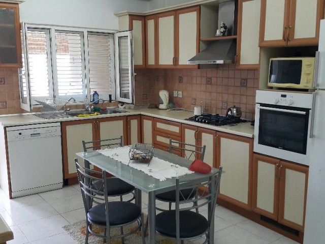 Flat To Rent in Girne Merkez, Kyrenia