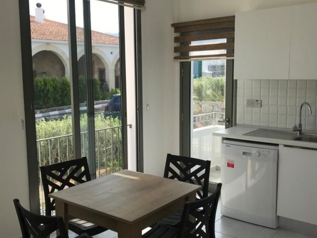 KIBRIS TOWN HOUSES'DA ZEMİN KATTA EŞYALI 1+1 DAİRE!