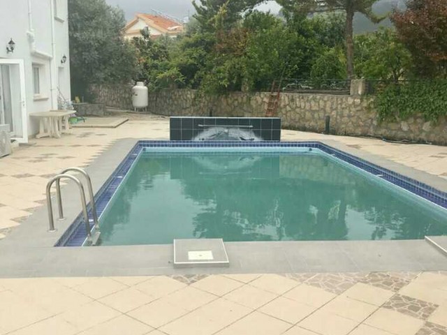 Girne Cratos Bolgesinde 4+1 Full Esyali Ozel Havuzlu Villa (*FIRSAT*)