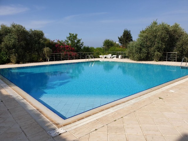 3+1 möblierte VILLA mit Gemeinschaftspool, Berg-und Meerblick in der Nähe von OZANKÖY DE ESK! ** 