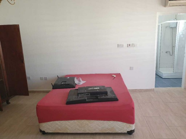 GİRNE DENIZ PLAZAYA COK YAKIN EŞYALI 1+1 DAİRE!