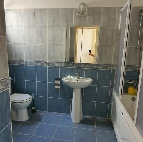 HALB MÖBLIERTE 3 + 1 WOHNUNG IN KYRENIA BOSPORUS!!! ** 