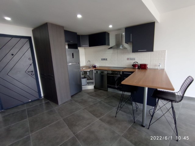 2 + 1 VOLL MÖBLIERTE LUXUS-RESIDENZ WOHNUNG IM ZENTRUM VON KYRENIA!!! ** 