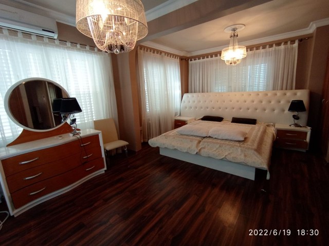 VOLL MÖBLIERTE 3+1 VILLA MIT PRIVATEM POOL IN DOGANKÖY ** 