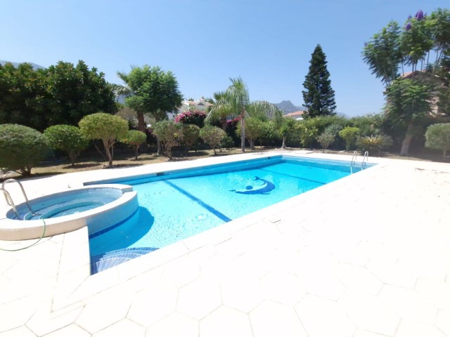 4+1 VILLA MIT PRIVATEM POOL IN KYRENIA DOĞANKÖY